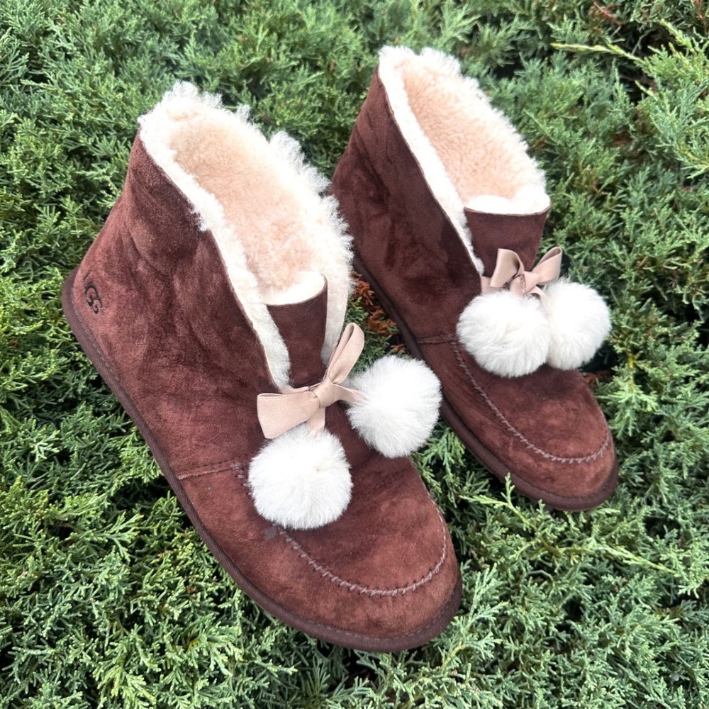 UGG Kallen Pom Pom Women's Suede Ankle Boots Slippers Size 10 Brown